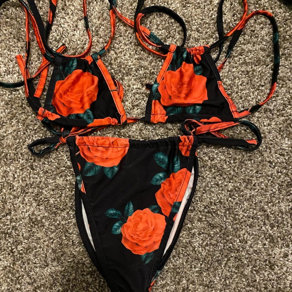 Pretty Little Thing bikini